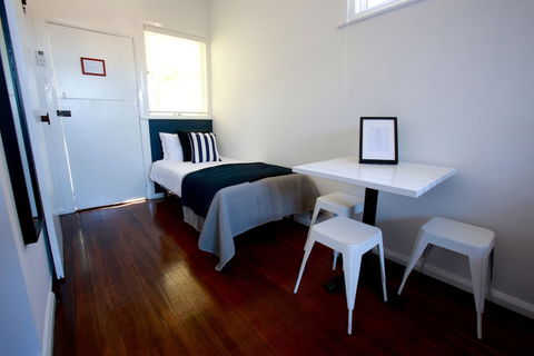 Tea Gardens Hotel - Accommodation Redcliffe 3