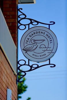 Tea Gardens Hotel - Accommodation Redcliffe 0