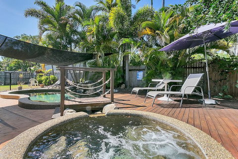 Beachcomber - Accommodation Redcliffe 1