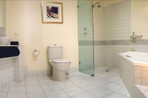 The Retreat At Stirling - Accommodation Redcliffe 6