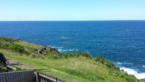 Sea Whispers - Accommodation Redcliffe 2
