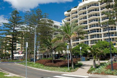 Zanzibar 802 - Accommodation Redcliffe 2