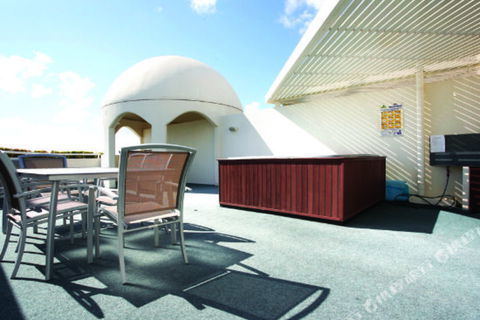 Zanzibar 802 - Accommodation Redcliffe 4