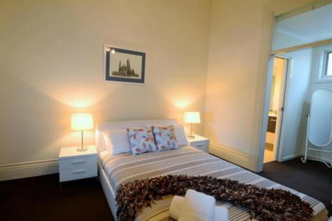Cobb & Co House - Accommodation Redcliffe 5