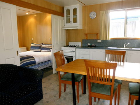 Strahan Beach Tourist Park - Accommodation Redcliffe 0