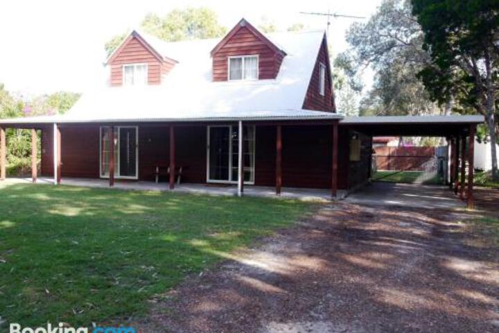 Amity Point QLD Accommodation Redcliffe