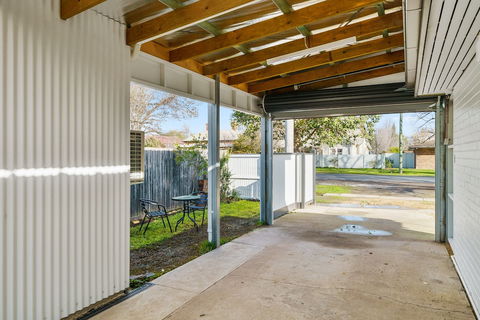 Benson House & Benson Lodge - Accommodation Redcliffe 0