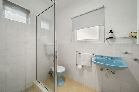 Benson House & Benson Lodge - Accommodation Redcliffe 5