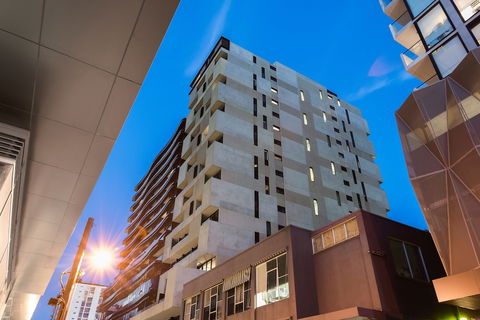 District South Yarra - Accommodation Redcliffe 1