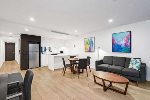 District South Yarra - Accommodation Redcliffe 6