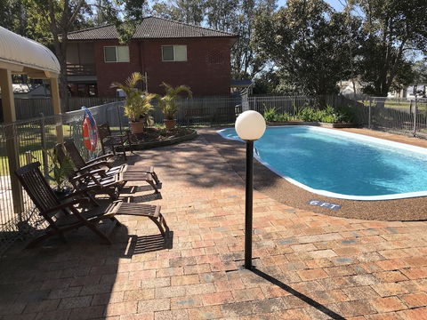 Tea Gardens Motel - Accommodation Redcliffe 1