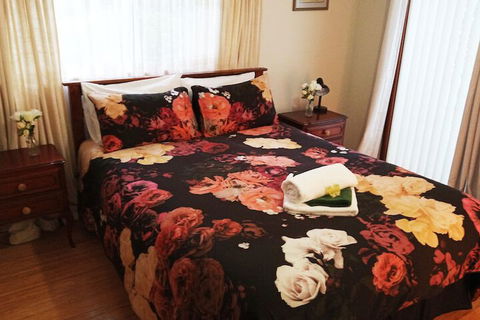 Treenbrook Cottages - Accommodation Redcliffe 7