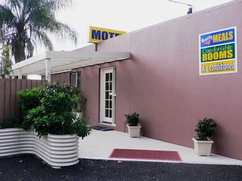 Chinchilla Motel - Accommodation Redcliffe 0