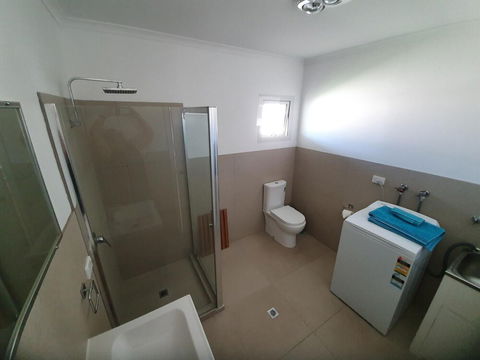 Lil House - Accommodation Redcliffe 5