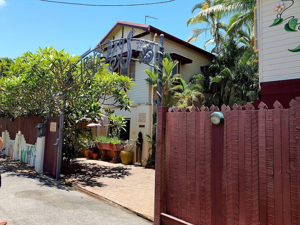 Bungalow QLD Accommodation Redcliffe