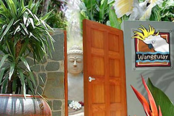 Kamerunga QLD Accommodation Redcliffe