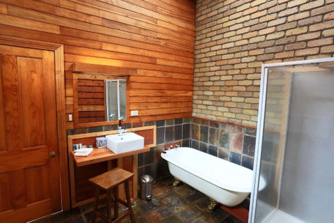 At The Beach & Not Quite At The Beach Holiday Cottages Stanley - Accommodation Redcliffe 3