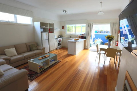 At The Beach & Not Quite At The Beach Holiday Cottages Stanley - Accommodation Redcliffe 5