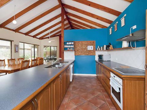 Holiday On The Terrace - Accommodation Redcliffe 6