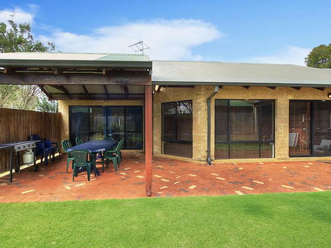 Holiday On The Terrace - Accommodation Redcliffe 4