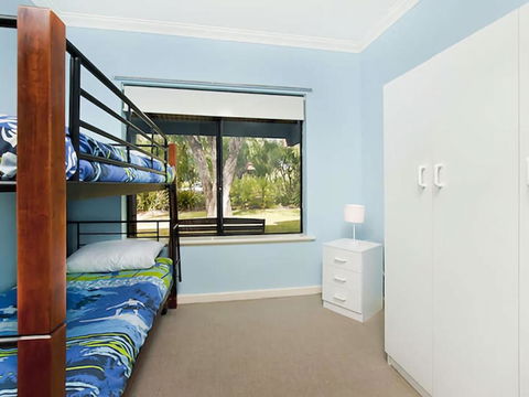 Holiday On The Terrace - Accommodation Redcliffe 5