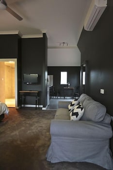 One Paddock Currency Creek Winery Villas - Accommodation Redcliffe 5