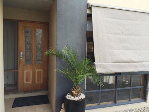 Serenity - Accommodation Redcliffe 2