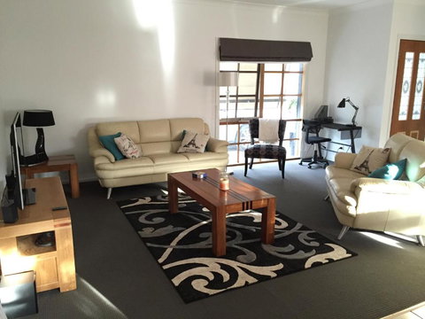 Serenity - Accommodation Redcliffe 1