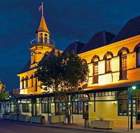The Grand Hotel - Accommodation Redcliffe