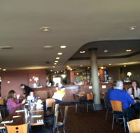 Elgins Hotel - Accommodation Redcliffe