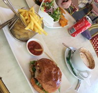 Supreme Bar and Restaurant - Accommodation Redcliffe