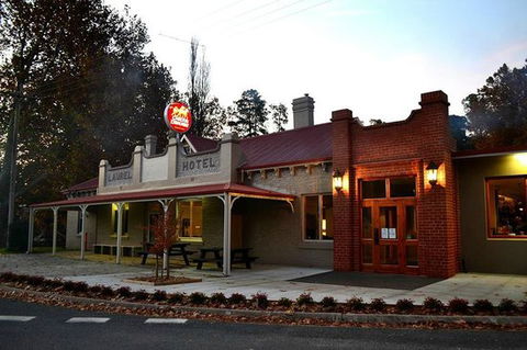 Mitta Pub - Accommodation Redcliffe 0
