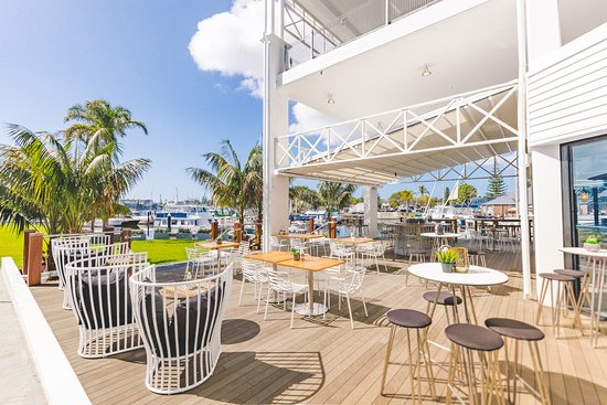 Lighthouse Beach ACT Accommodation Redcliffe