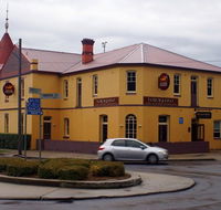Wicklow Hotel - Accommodation Redcliffe