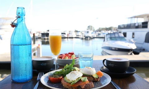 Pride Of Siam - Accommodation Redcliffe 4