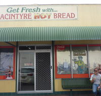 MacIntyre Hot Bread Shop - Accommodation Redcliffe