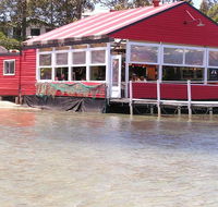 Quarterdeck - Accommodation Redcliffe