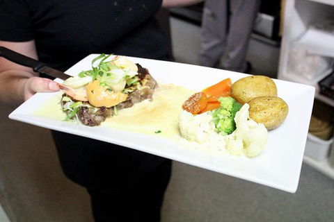 Top Of The Town Restaurant - Accommodation Redcliffe 0