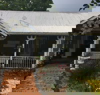 Little Cambridge - Accommodation Redcliffe