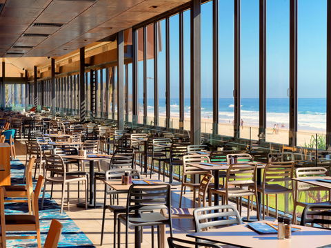 Kurrawa Surf Club - Accommodation Redcliffe 2