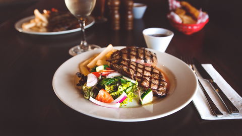 The Railway Hotel Parkes - Accommodation Redcliffe 2