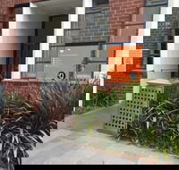 On-Im-Aloy - Accommodation Redcliffe