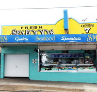Smith's Seafood - Accommodation Redcliffe