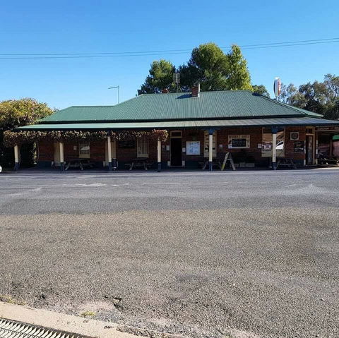 Wombat Hotel - Accommodation Redcliffe 1