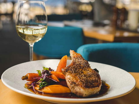 Aqua Restaurant - Accommodation Redcliffe 2