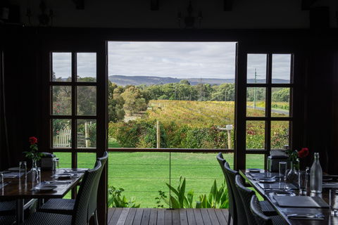 Black Swan Winery And Restaurant - Accommodation Redcliffe 0