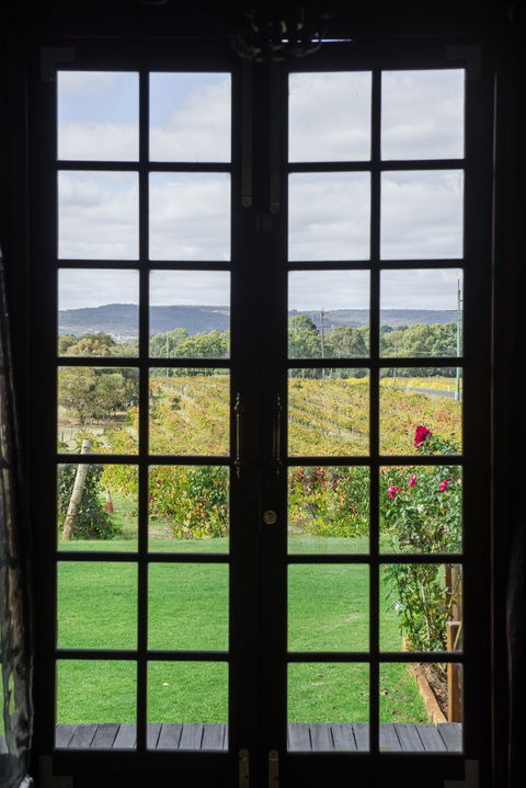 Black Swan Winery And Restaurant - Accommodation Redcliffe 1