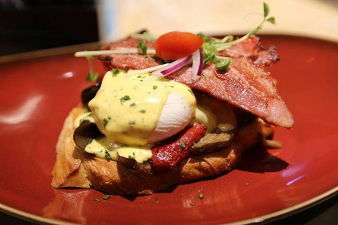 Café LéLunar - Liverpool - Accommodation Redcliffe 0