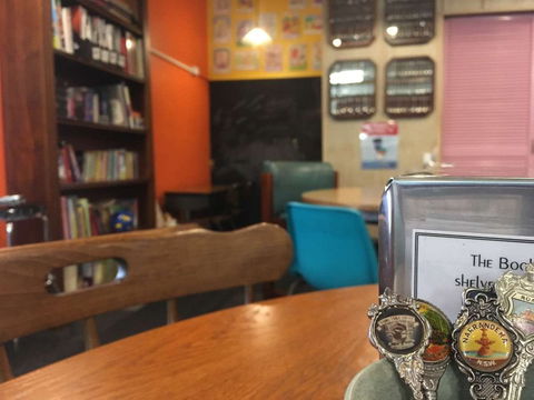 Round Table Coffee - Accommodation Redcliffe 0