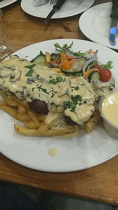 HIYC Cafe & Restaurant - Accommodation Redcliffe 0